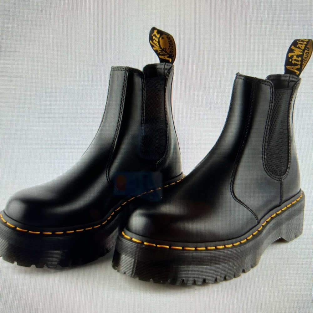 Dr Martens 2976 Quad platform boots